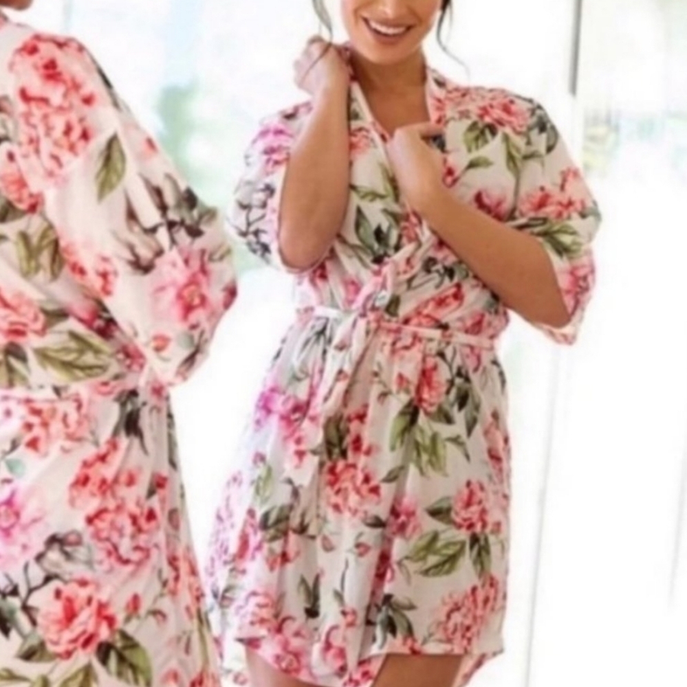 show me your mumu floral robe OS